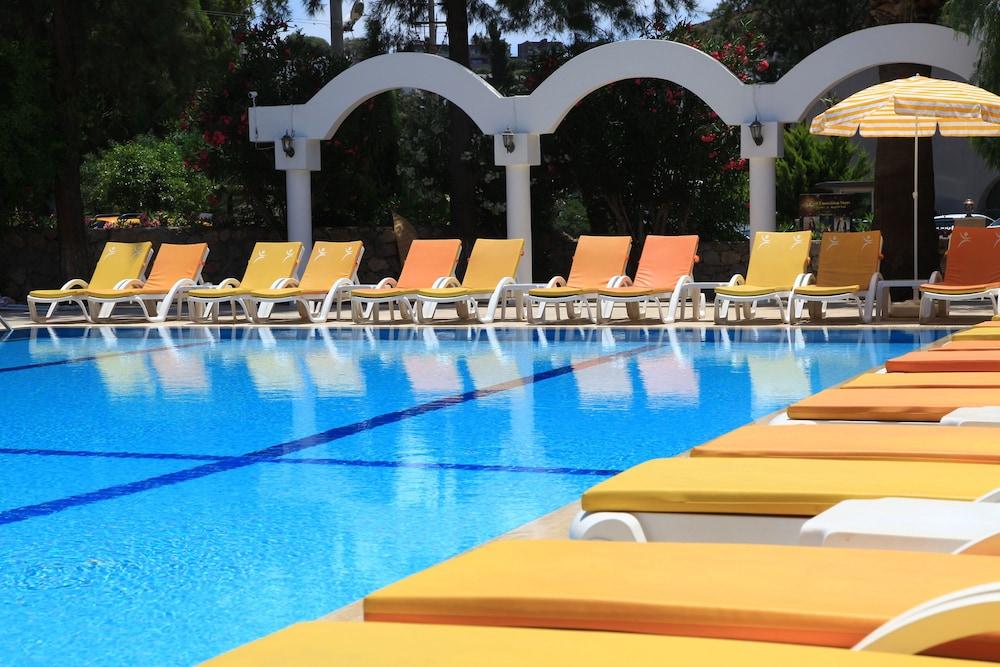Natur Garden Hotel Бітез Екстер'єр фото